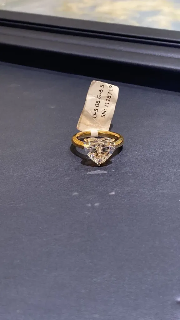 18K YELLOW GOLD LAB GROWN DIAMONDS RING